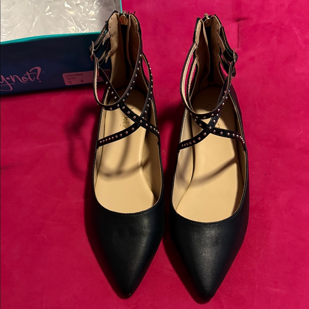 Chic Black Strappy Flats